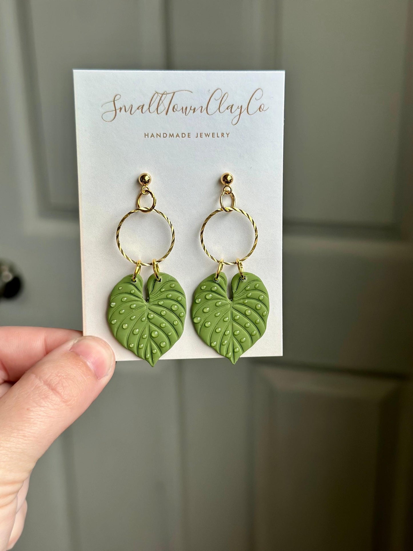 Monstera drop dangle