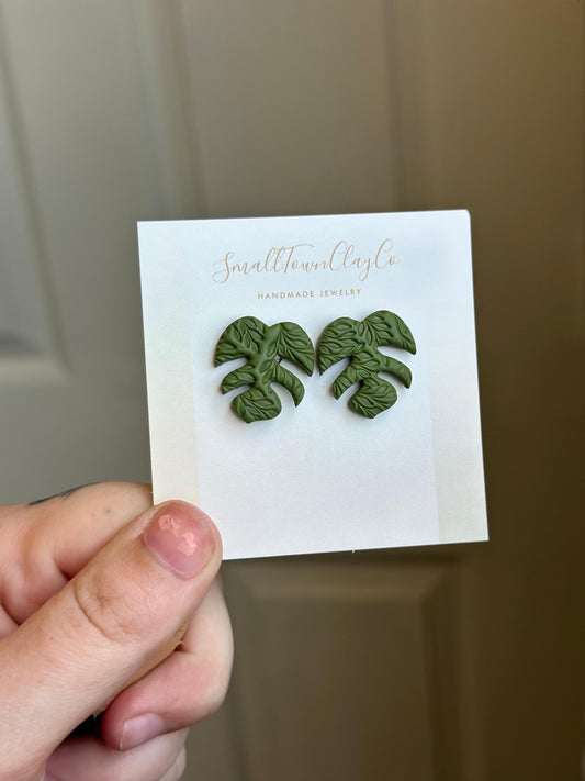 Monstera studs