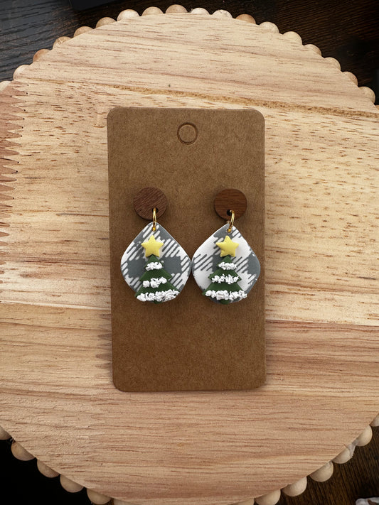 Snowy plaid tree dangle